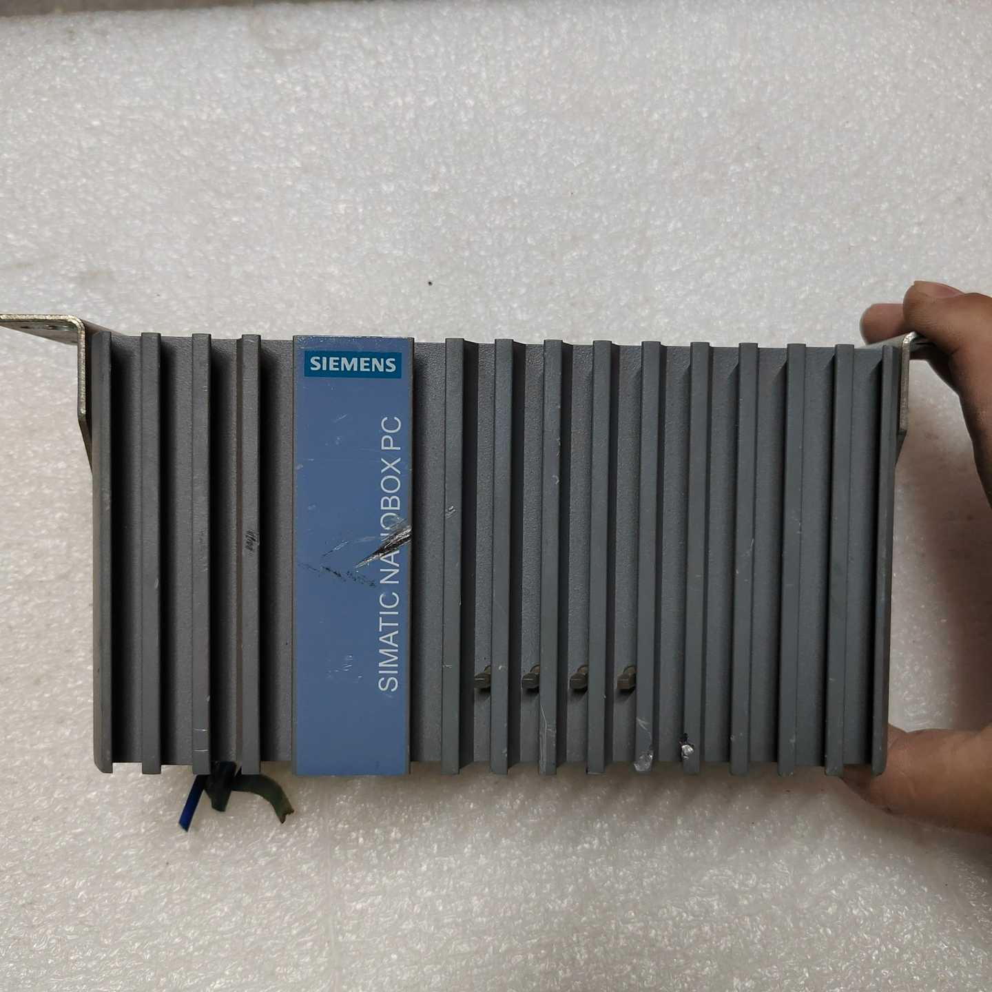 西门子SIMATICIPC227E工控机，型号6ES764--议价商品