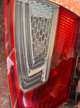 福特致胜201113款拆车尾灯一套左右各一个几乎全新状