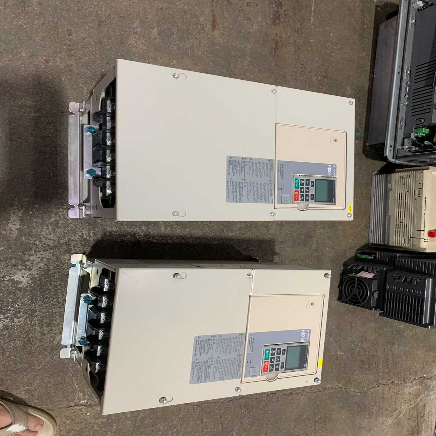 安川H1000变频器18.5KW，22KW，HB4A0045--议价商品