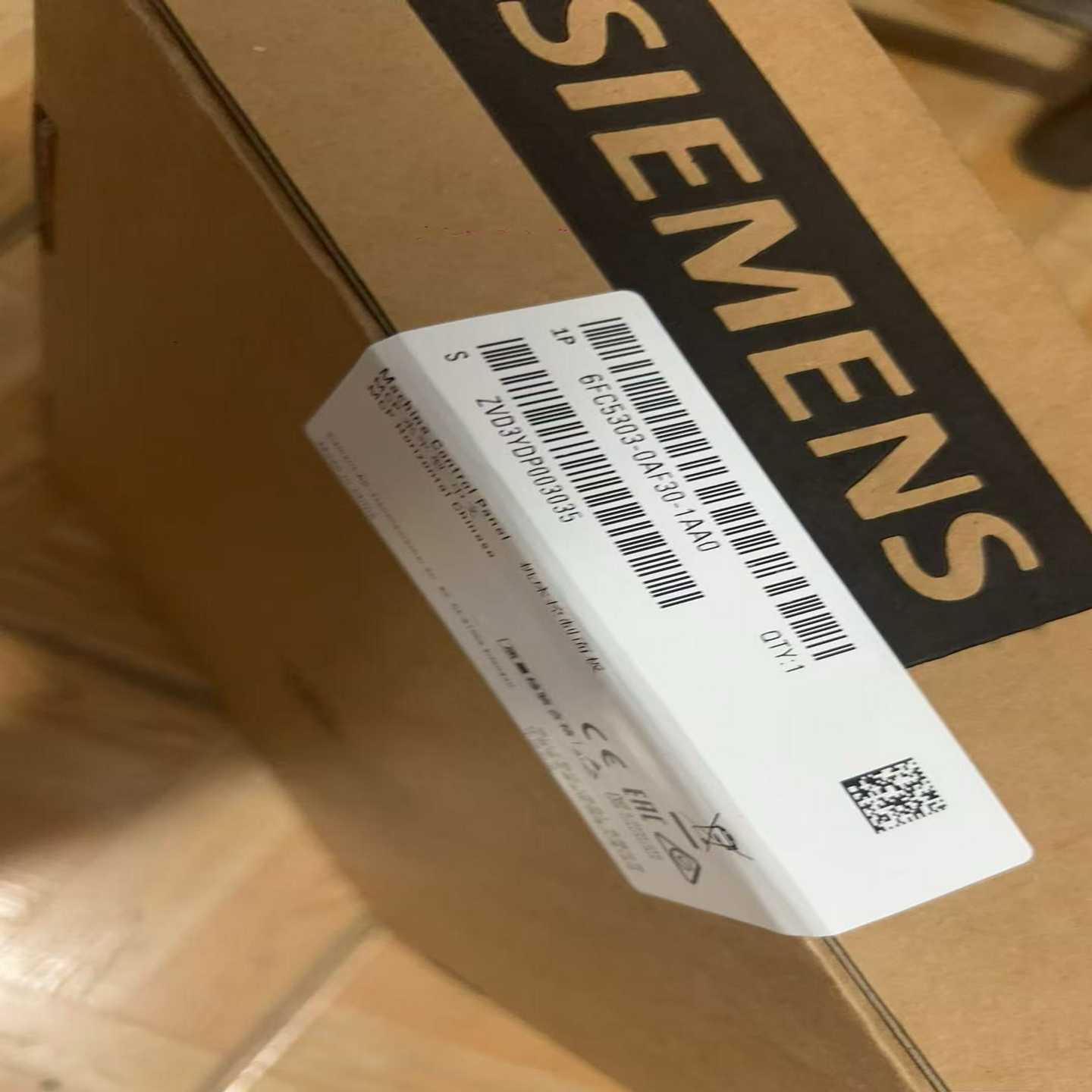 6FC5303-0AF30-1AA0西门子操作面板带包装附--议价商品