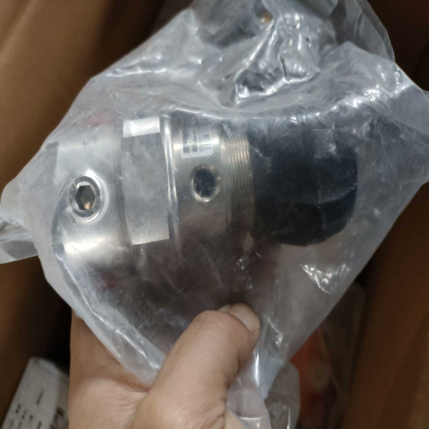 全新parker1/4卡套调压阀IR4001S2K2P4B-议价