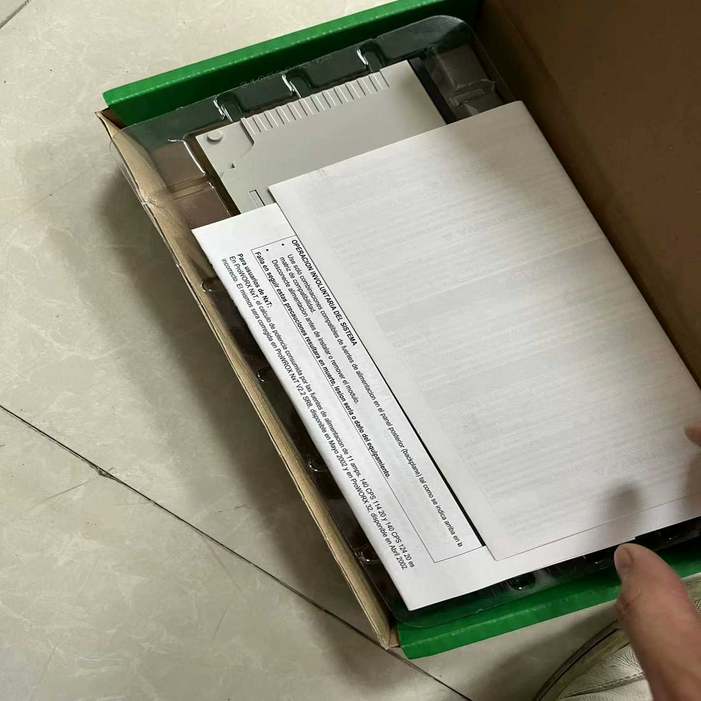 施耐德140CPS12420    全新原装正品一议价商品