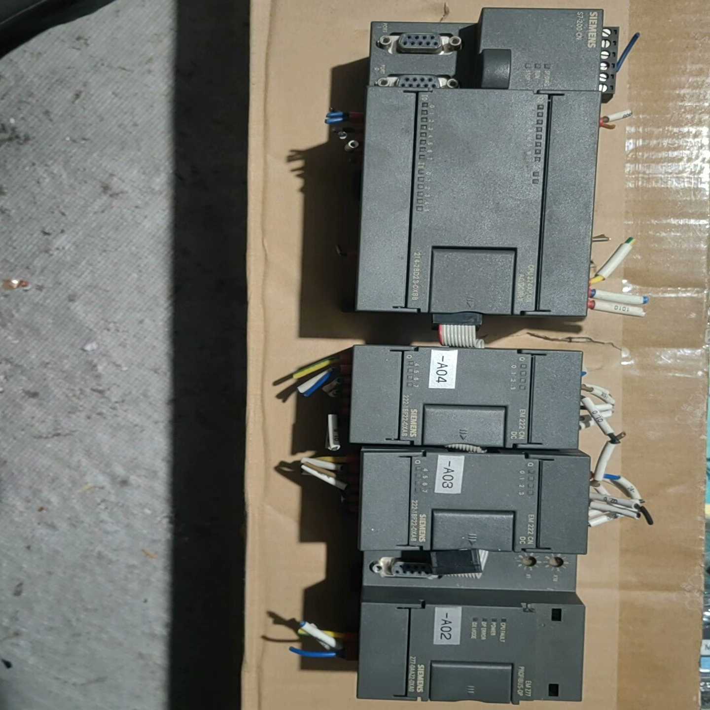 出西门子S7-200CNPLC一套，型号6ES7214--议价商品