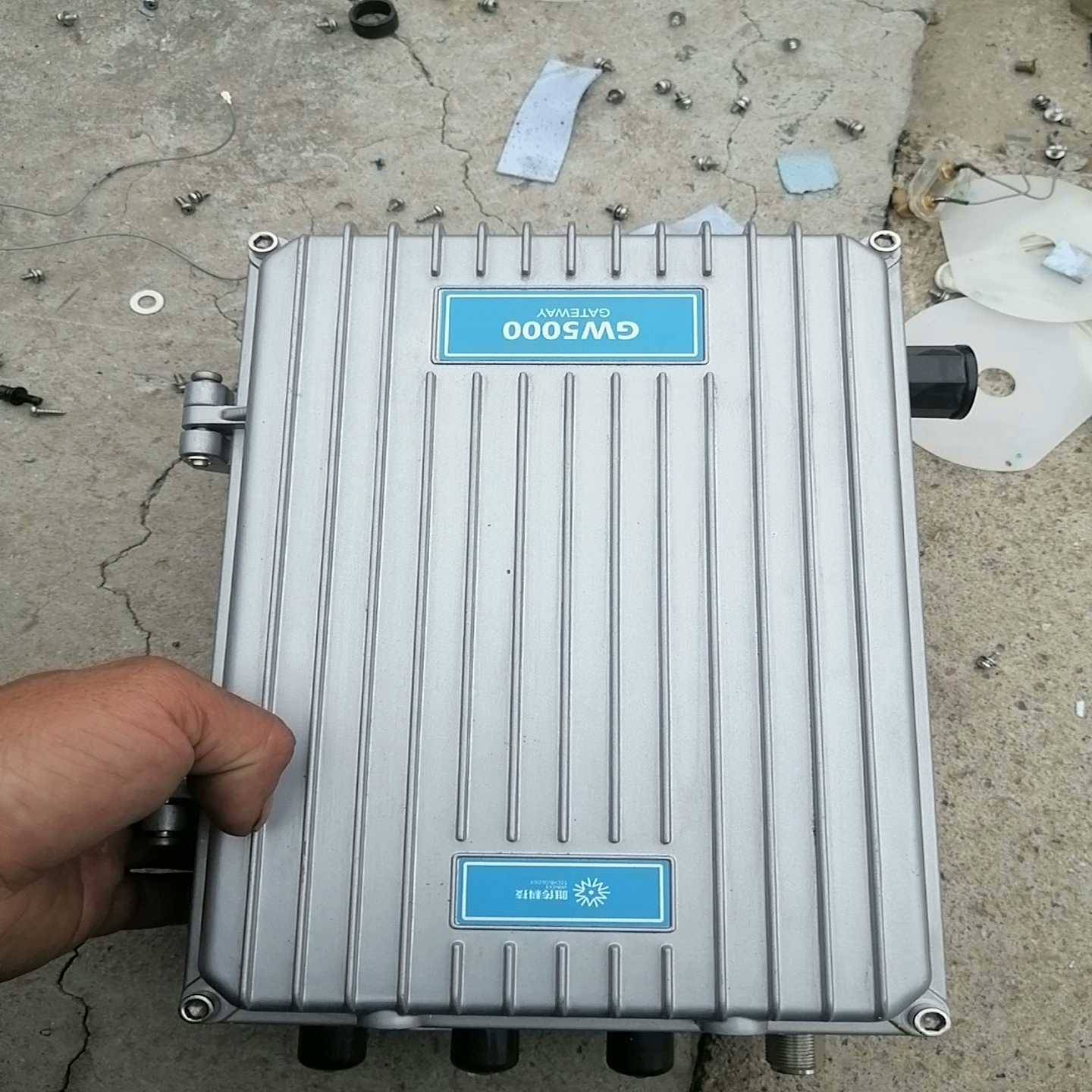 GW5000产品接口图，完整展示4G无线数据终端、LORA、询价