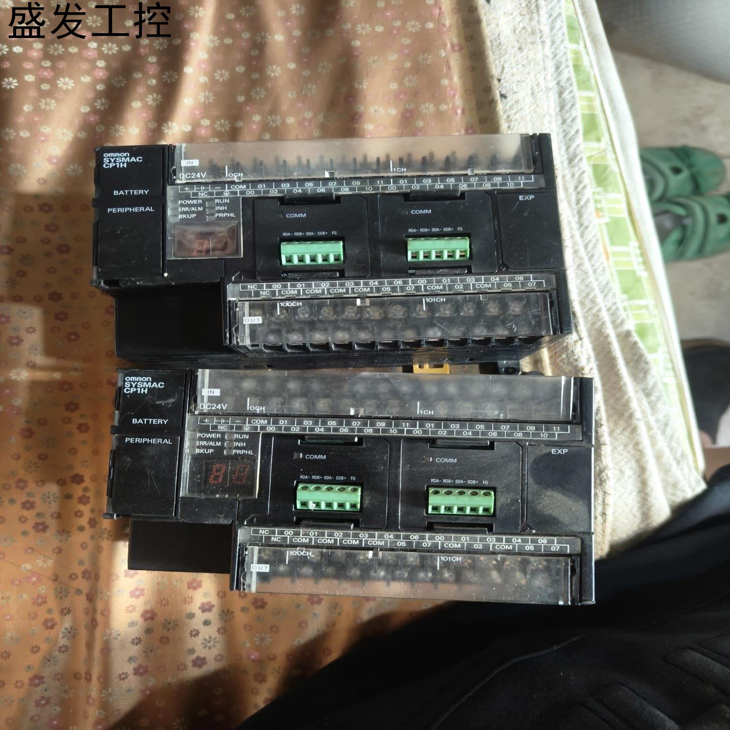 刚刚到家两台拆机欧姆龙PLC型号是CPQH-X40DT-D议价产品