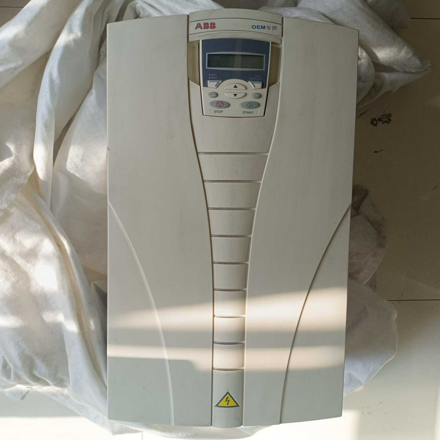 ABB变频器ACS510-01-125A-4（OEM），55--议价商品