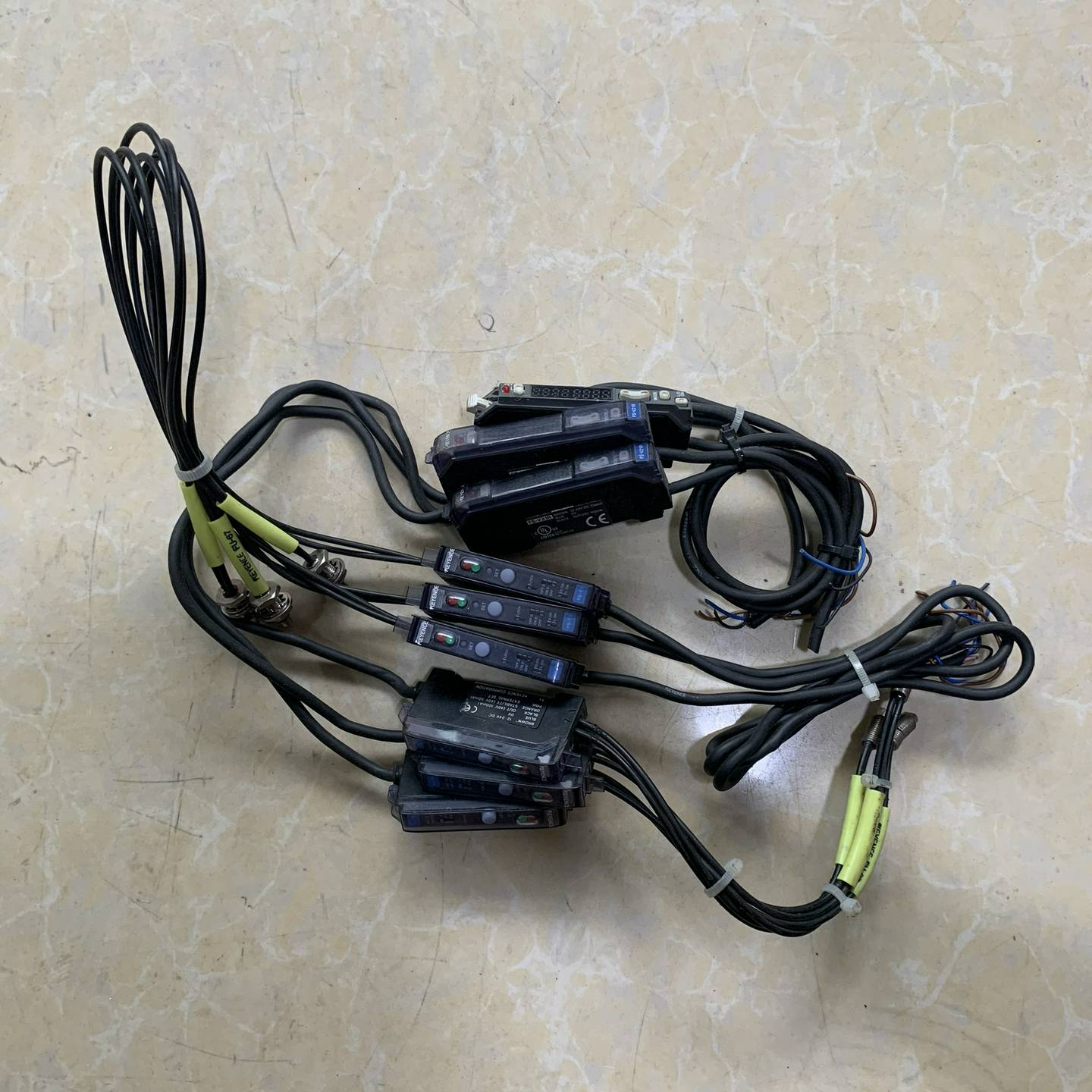 基恩士FS-T1/FS-V211R传感器，质量，拍前适用