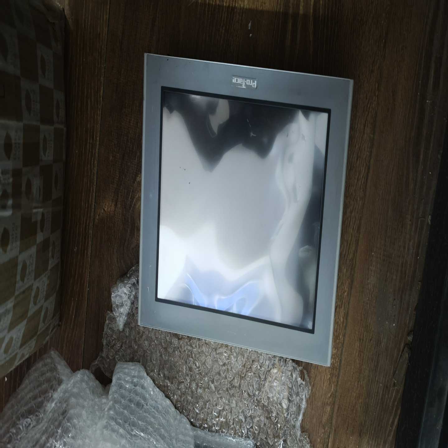 Pro-face普洛菲斯触摸屏，型号AST3501-C1-D一议价商品