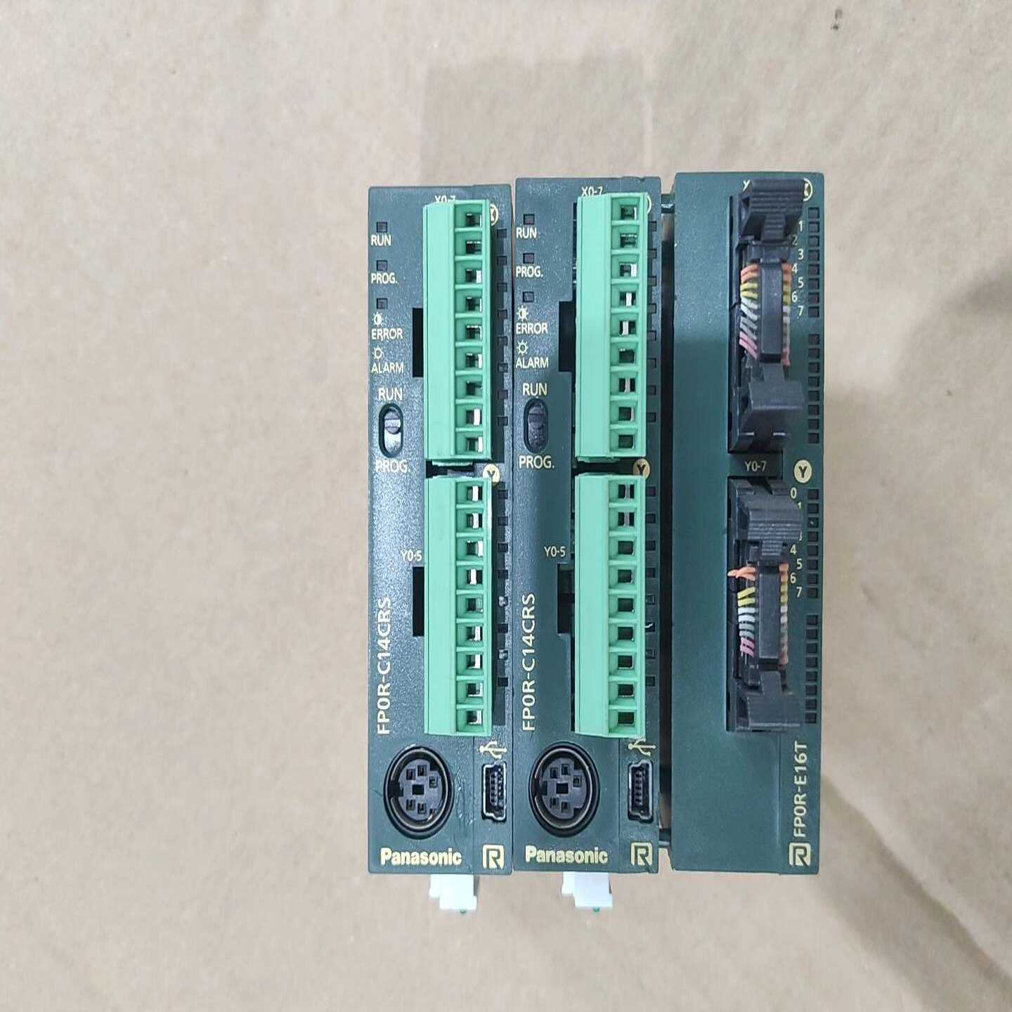 松下PLCFP0R-C14CRS控制器FP0R-E16--议价商品