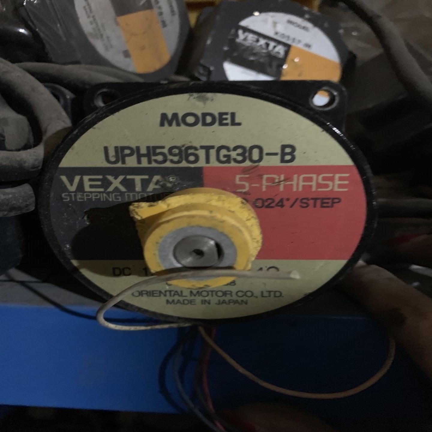 拆机东方马达 VEXTA UPH596TG30-B