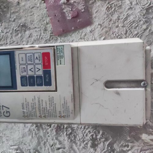寻安川G7变频器型号CIMRG7B43P73.7kw成色