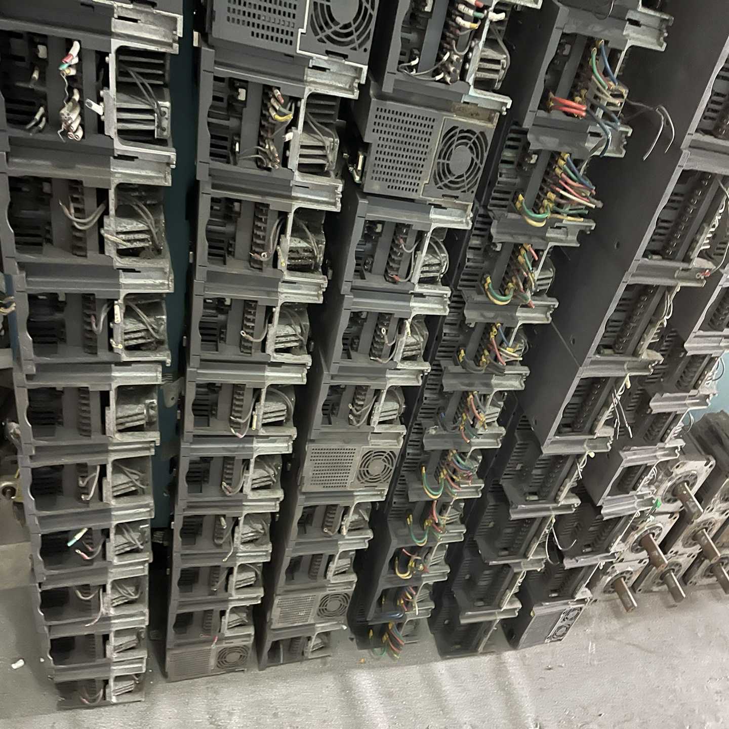 三菱伺服电机驱动MR-J3-500B/AMR-J3-700--议价商品