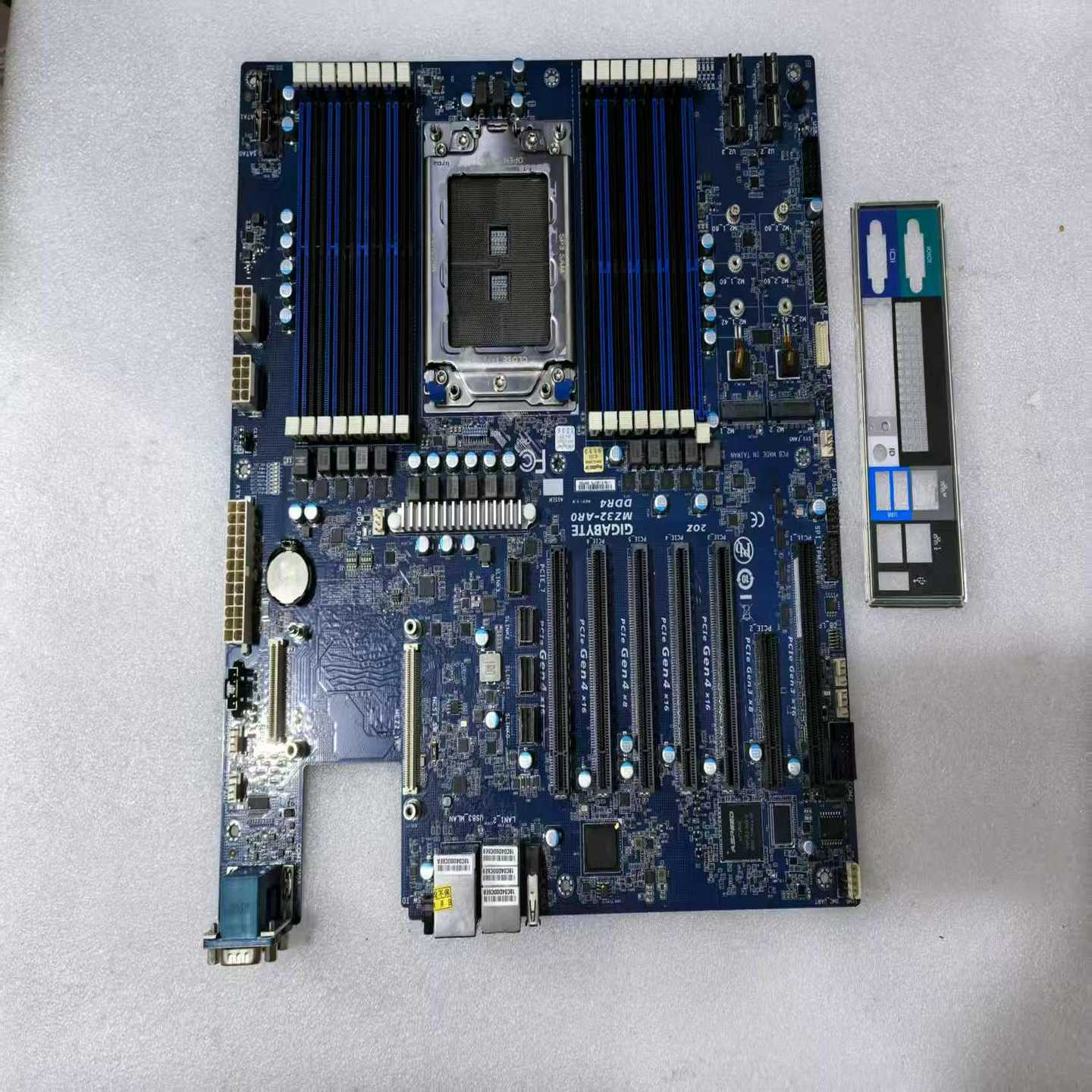 技嘉MZ32-AR0服务器主板支持AMDEPYC70--议价商品