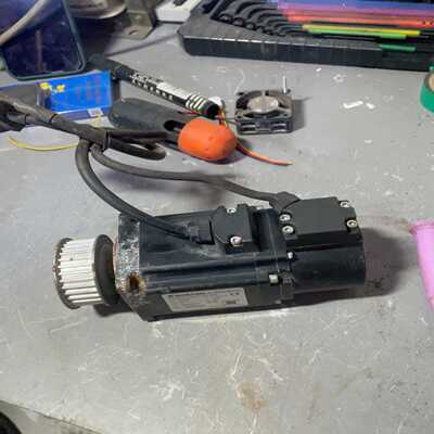 【议价】SYNTEC新代伺服电机0.4kw新代S15-60-013A
