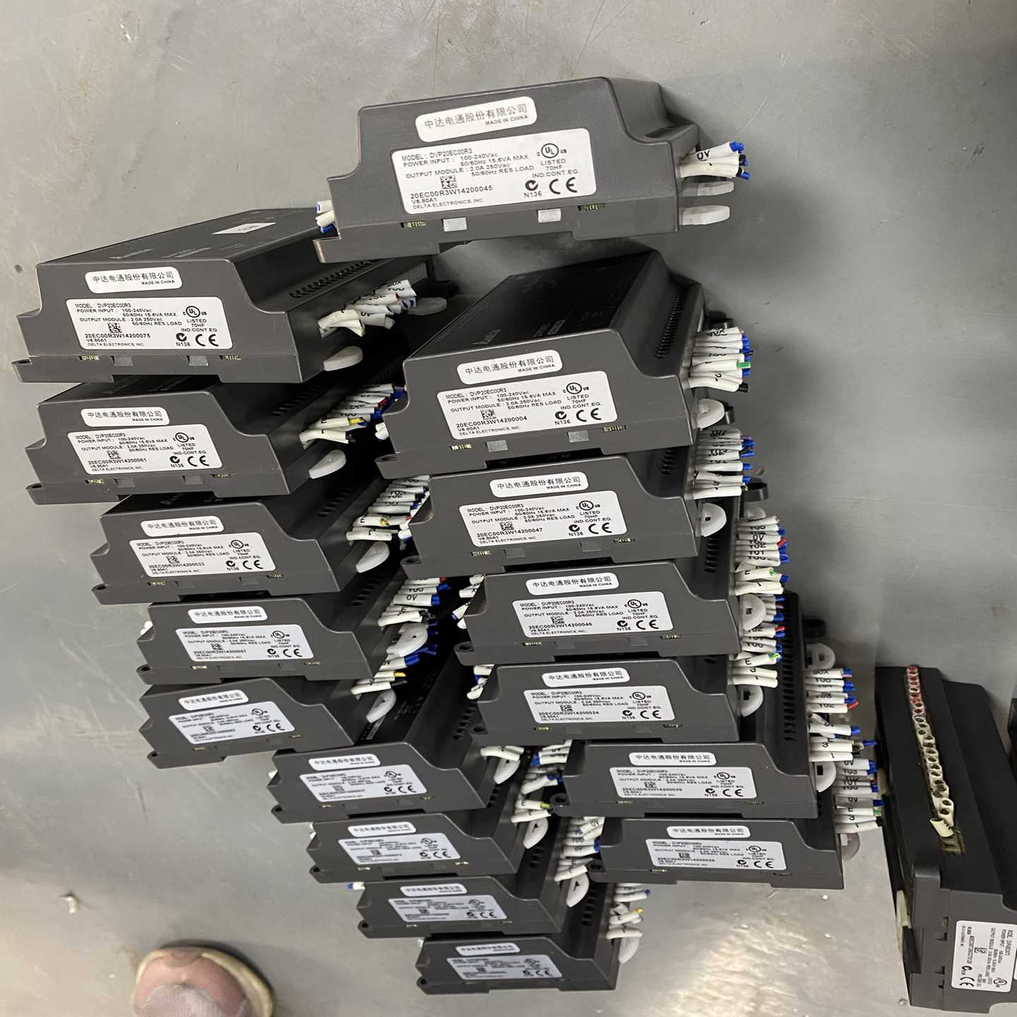 咨询-PLC台达DVP20EC00R3