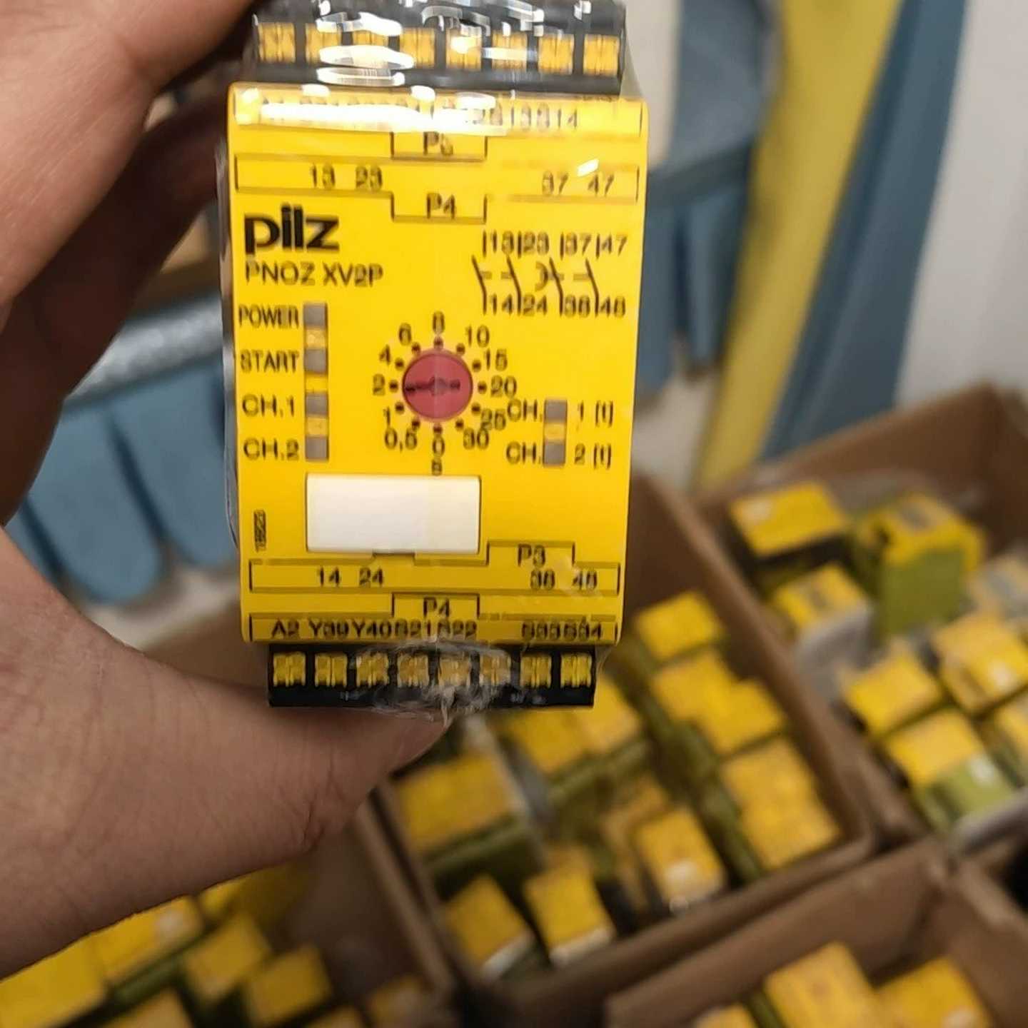 皮尔兹PiIZ安全继电器PNOZXV2P787500P（零零电子）