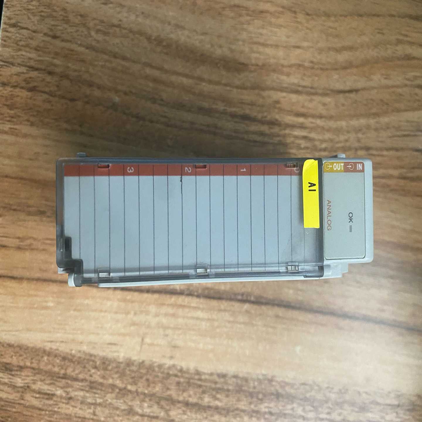 罗克韦尔1769-if4xof2，实拍图，端子盖板齐全，功能--议价商品