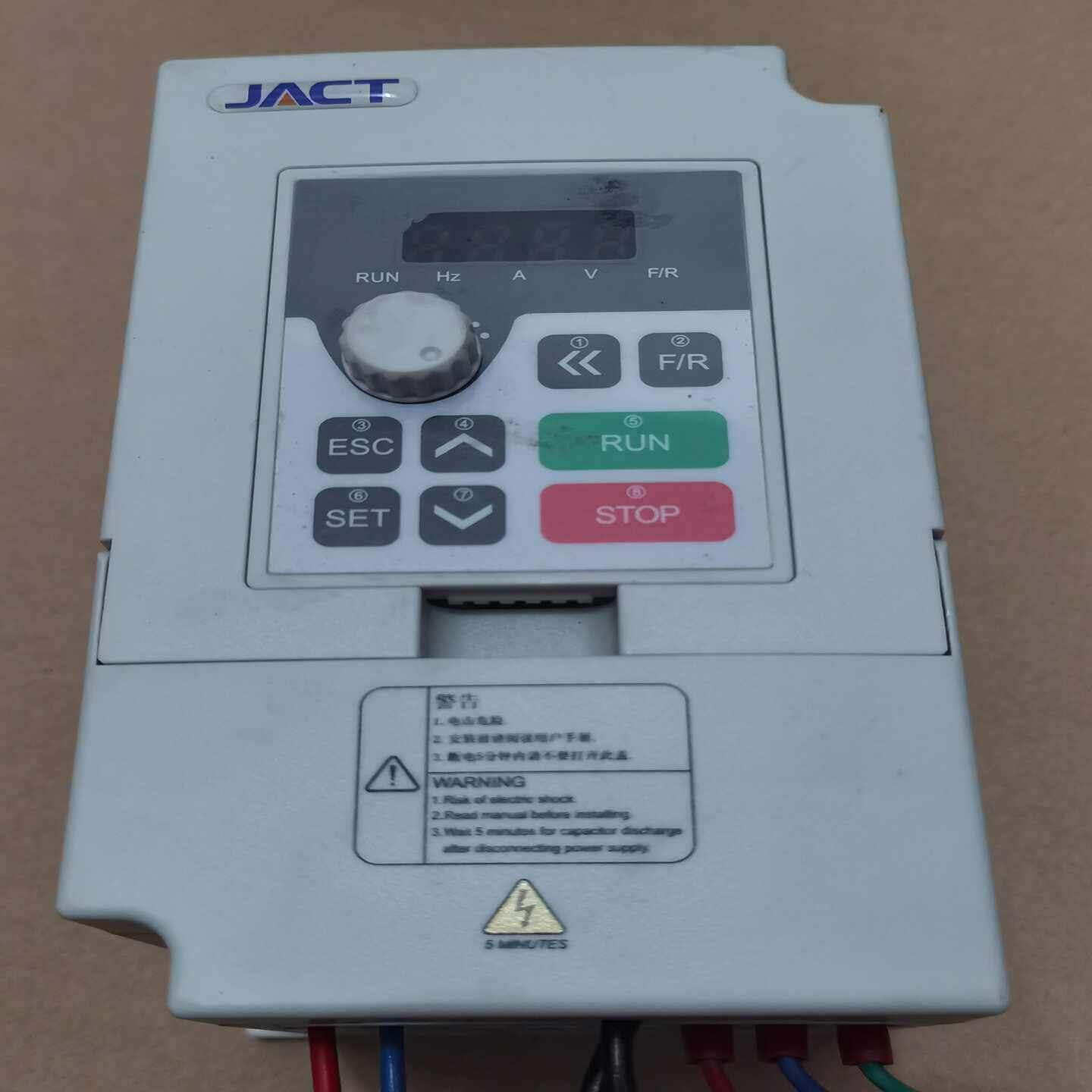 艾克特AT100-S2-1R5G变频器。220伏1.5千瓦。询价