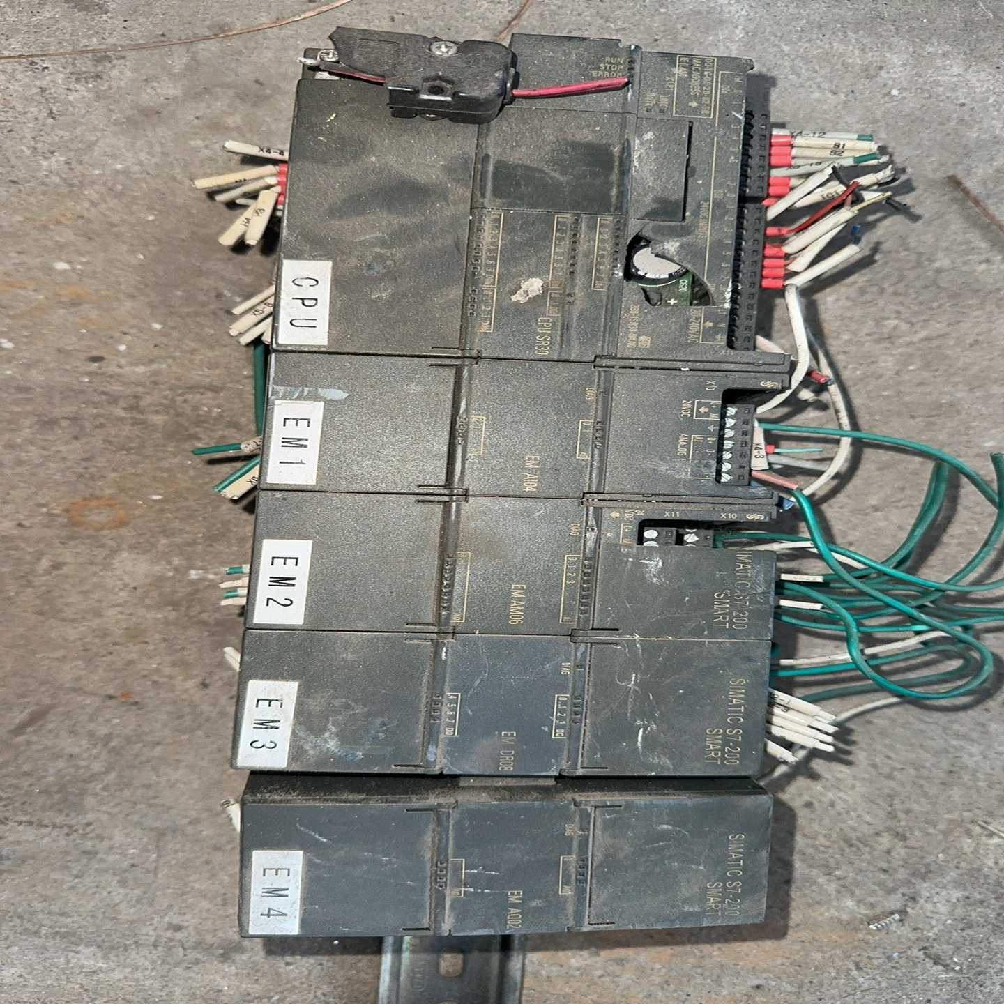 出售西门子S7-200SMARTPLC一套能做翻新的来--议价商品