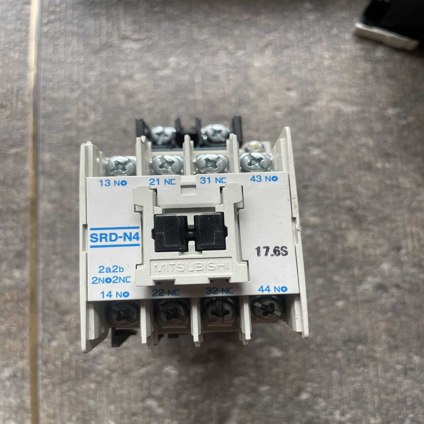 三菱原装SRD-N4直流接触器，2A2B（2NO2NC）触点