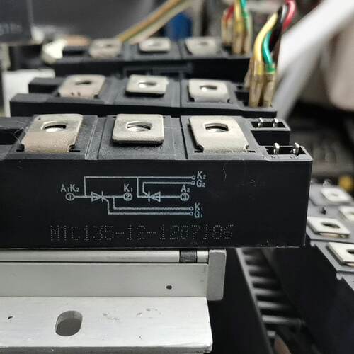 MTC135-12-1207186可控硅模块有3块，成色议价