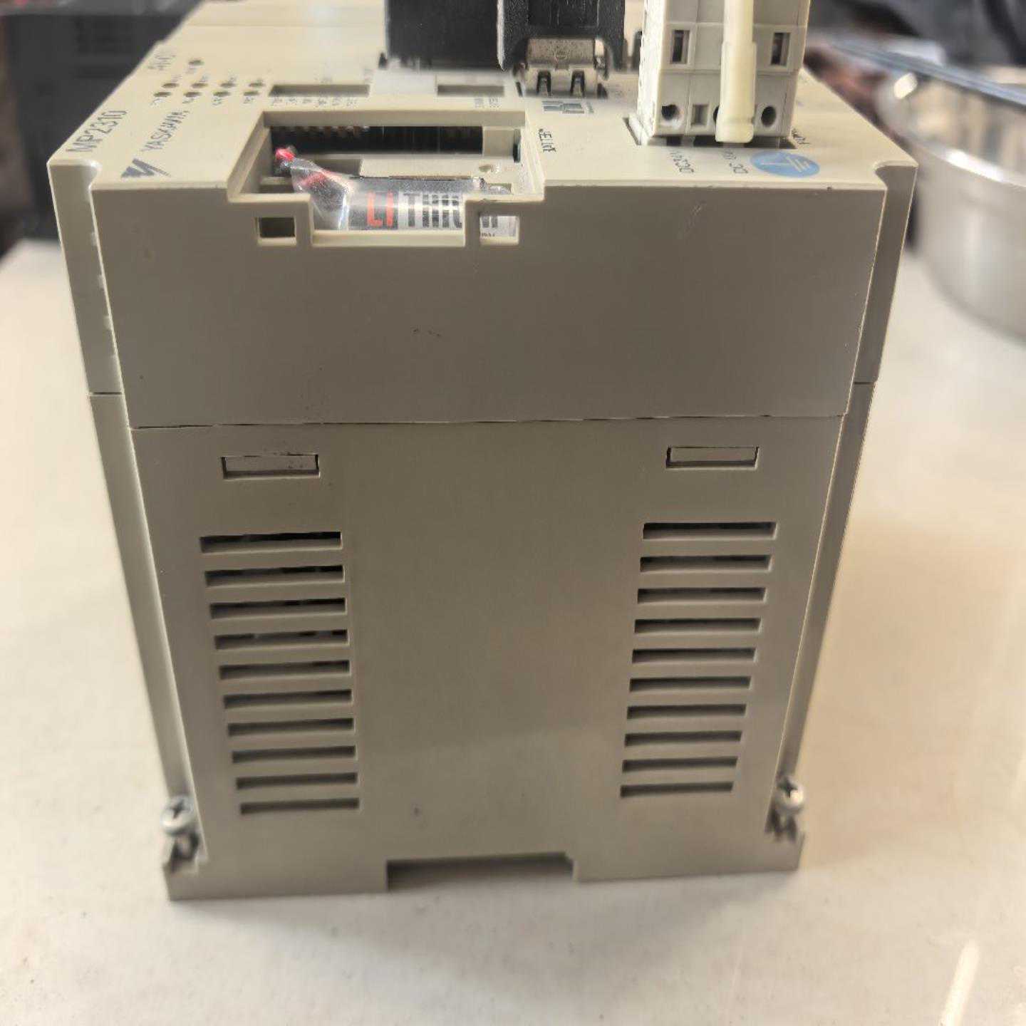 询价~施耐德变频器 ATV320U04N4C ，2台，