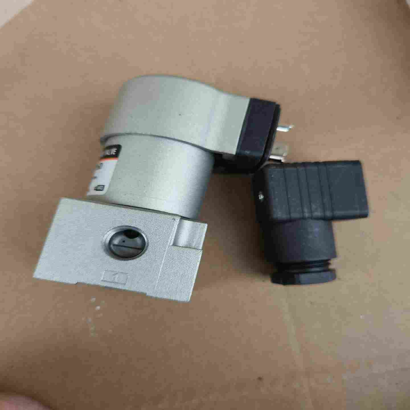 全新SMC电磁阀VT315V-025D详见下图-议价