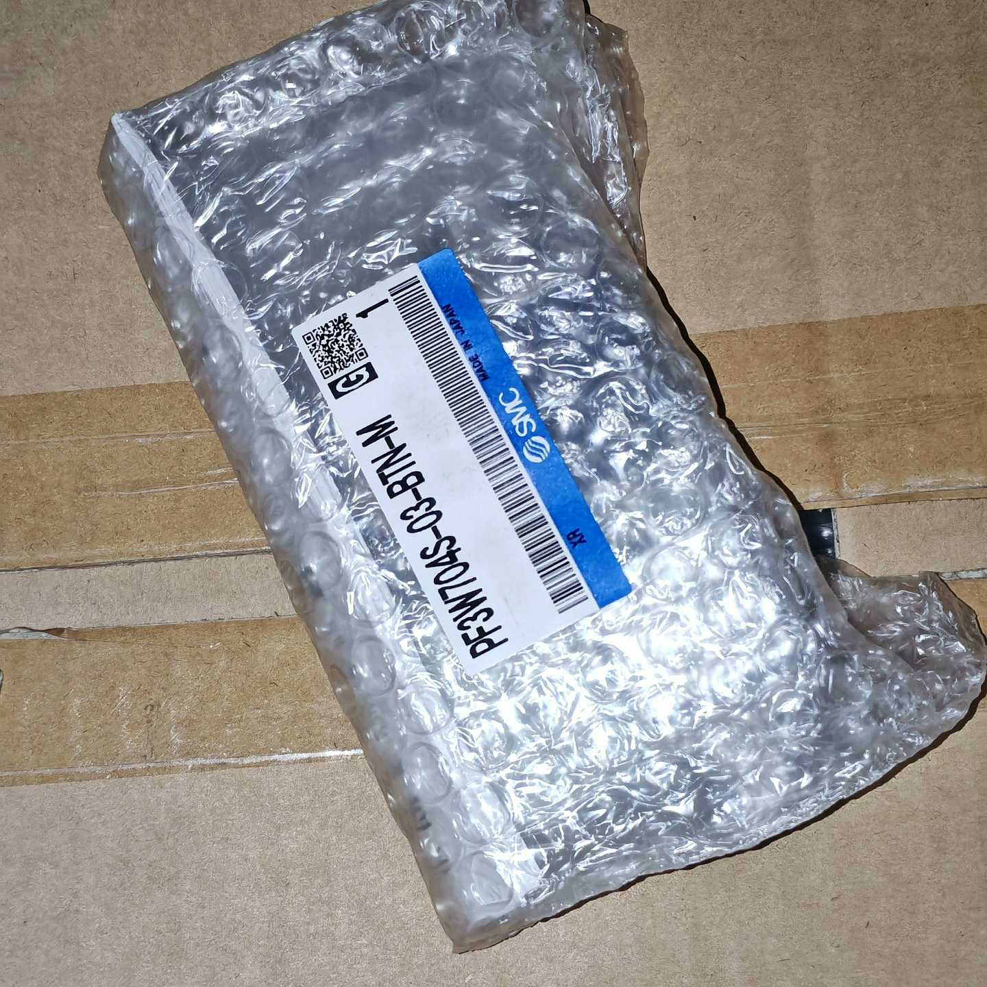 日本进口SMC水流量开关0.5-4L/min数字式流量计PF--议价商品