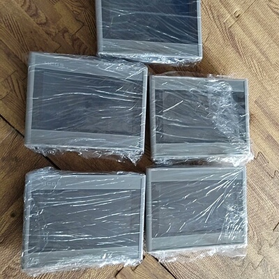 【议价】昆仑通态触摸屏，TPC7022Es，，。成色