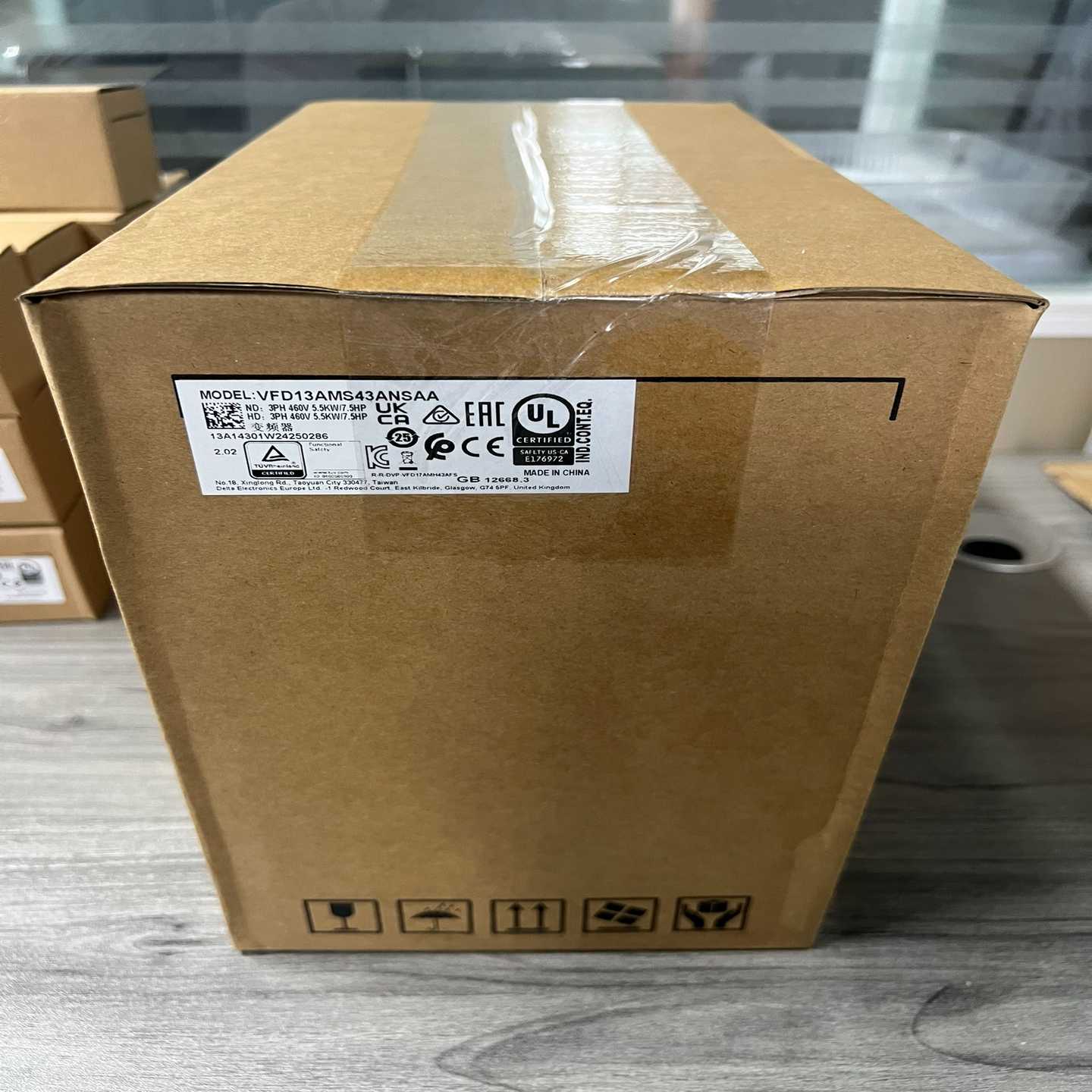 台达变频器VFD13AMS43ANSAA，全新未拆封，原装正--议价商品