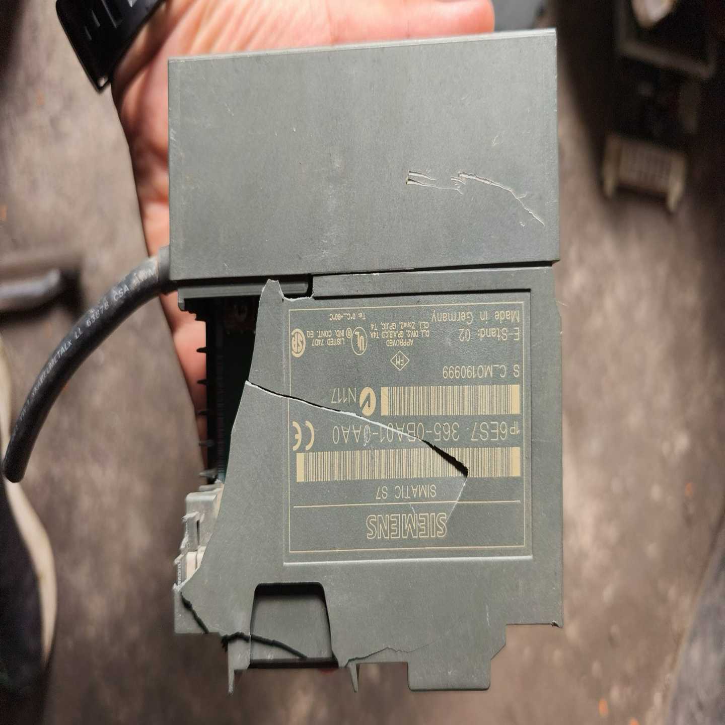 西门子6ES7365-0BA01-0AA0原装正品--议价商品