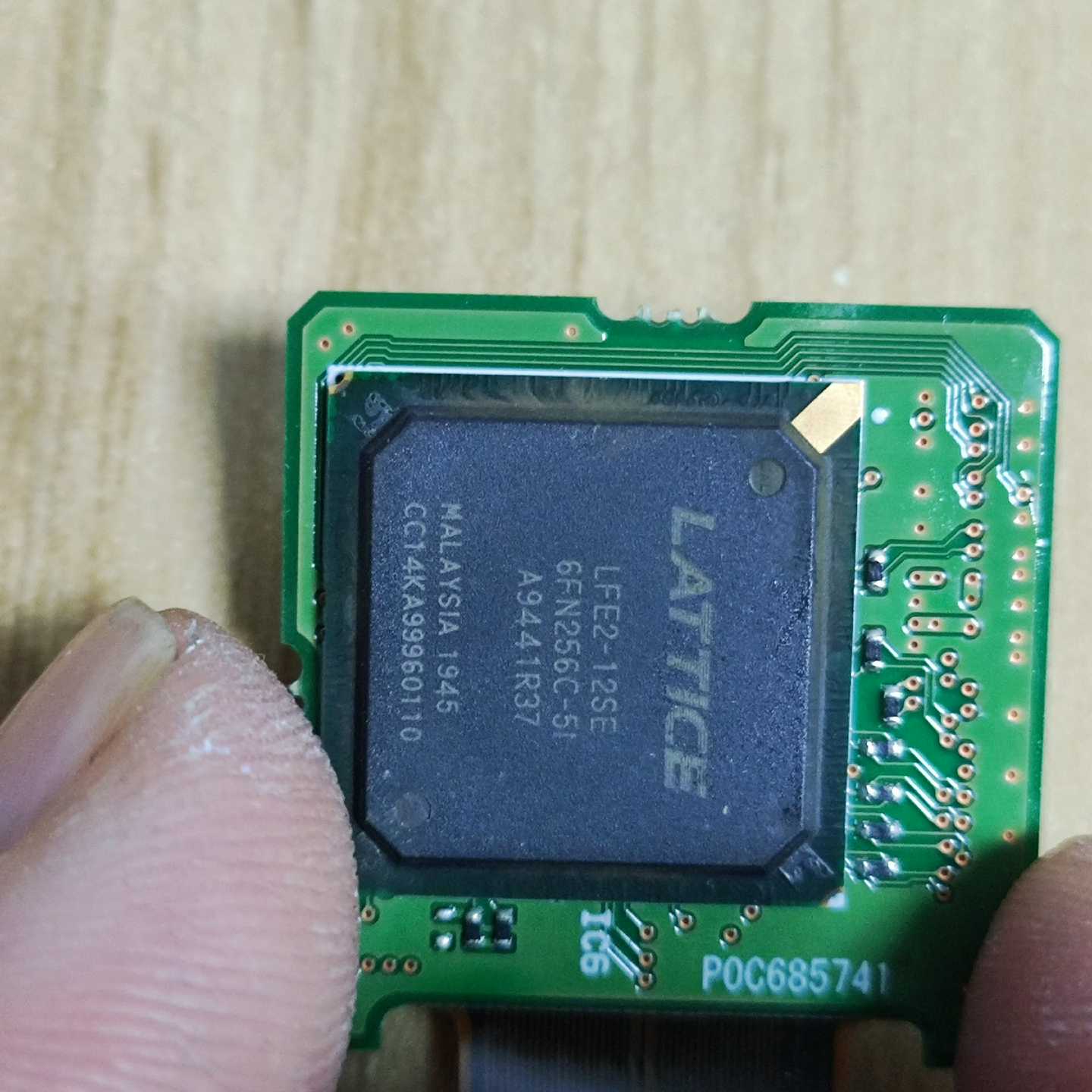 Lattice莱迪思芯片LFE2-12SE 6FN256C-一议价商品