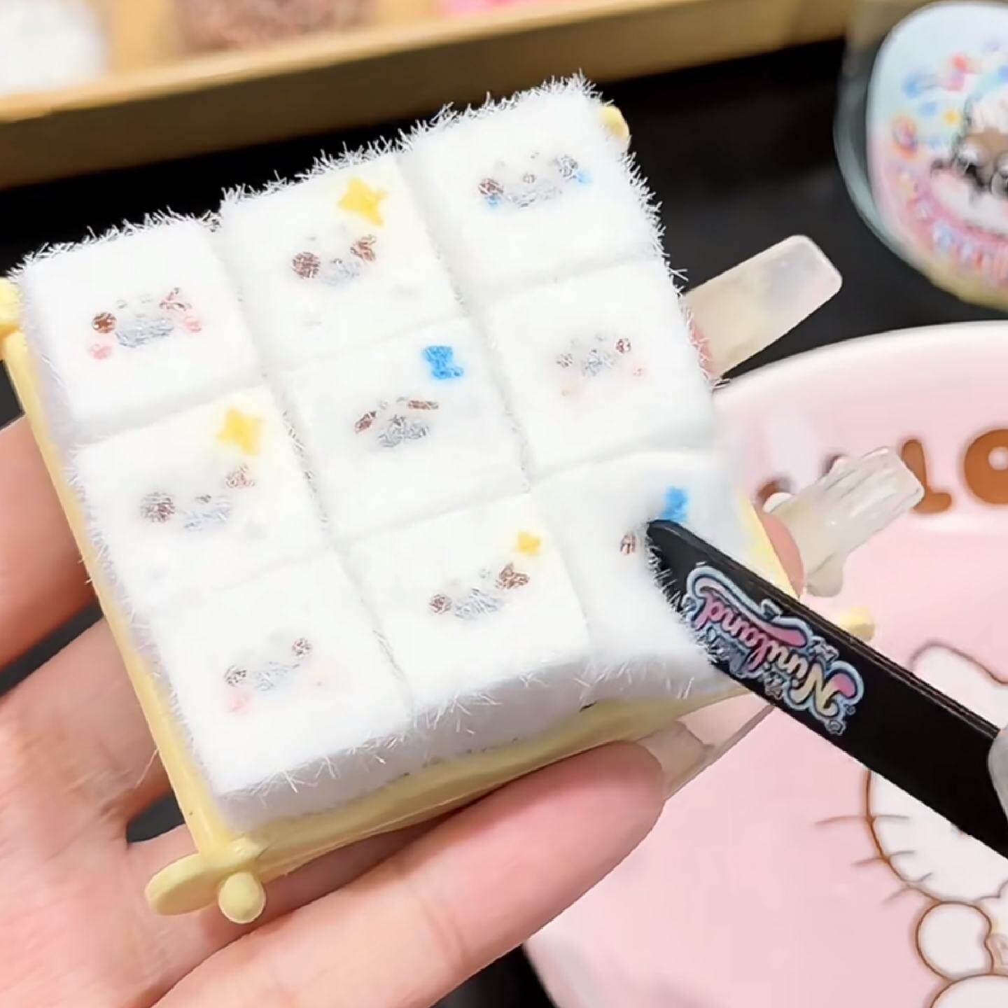 海豹霉豆腐捏捏创意趣味整蛊仿真豆腐道具捏捏乐解压玩具互动道具