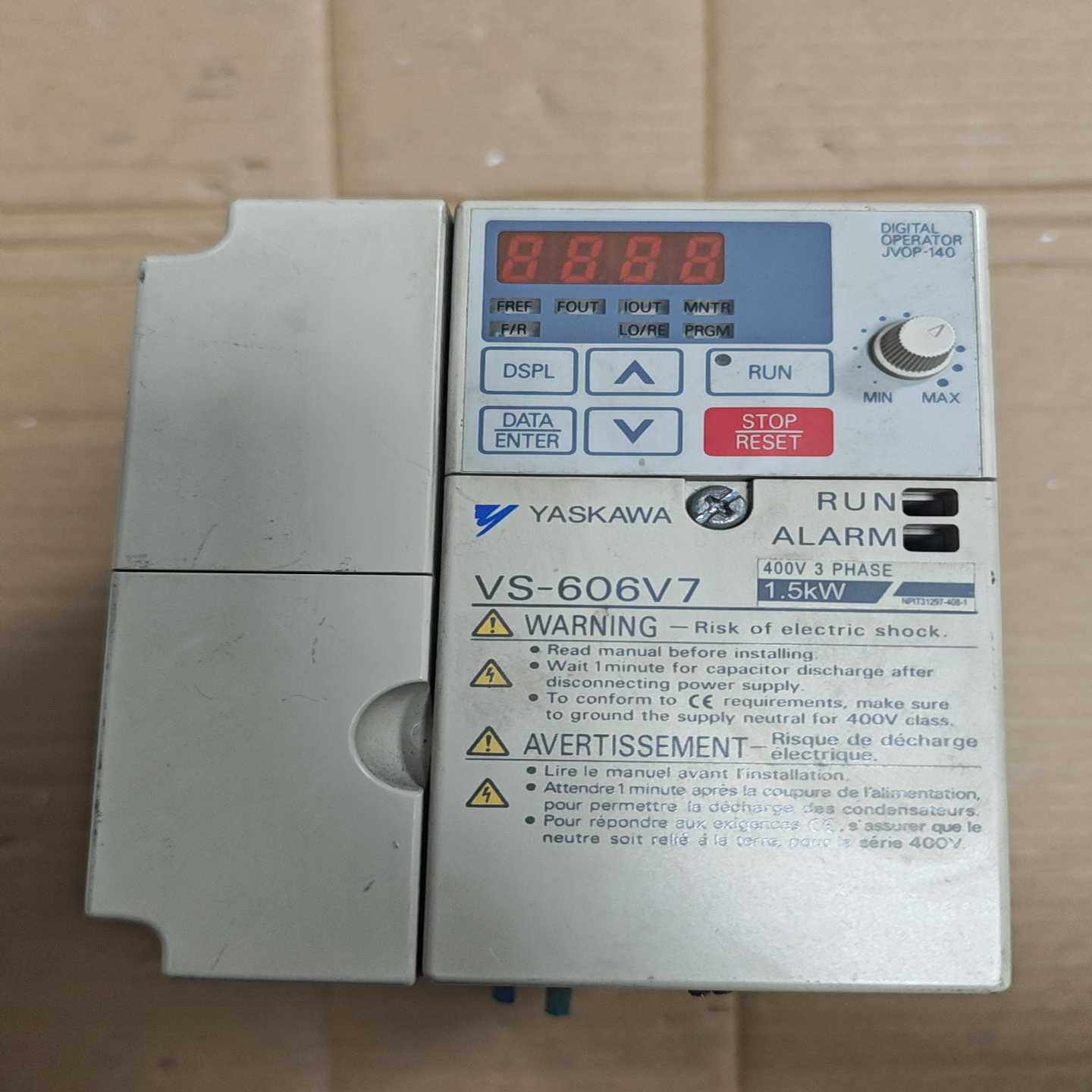 变频器出售，型号CIMR-V7AT41P5，都是件