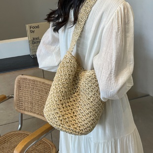 小清新草编包包女2025新款 森系文艺单肩水桶包海边度假沙滩编织包