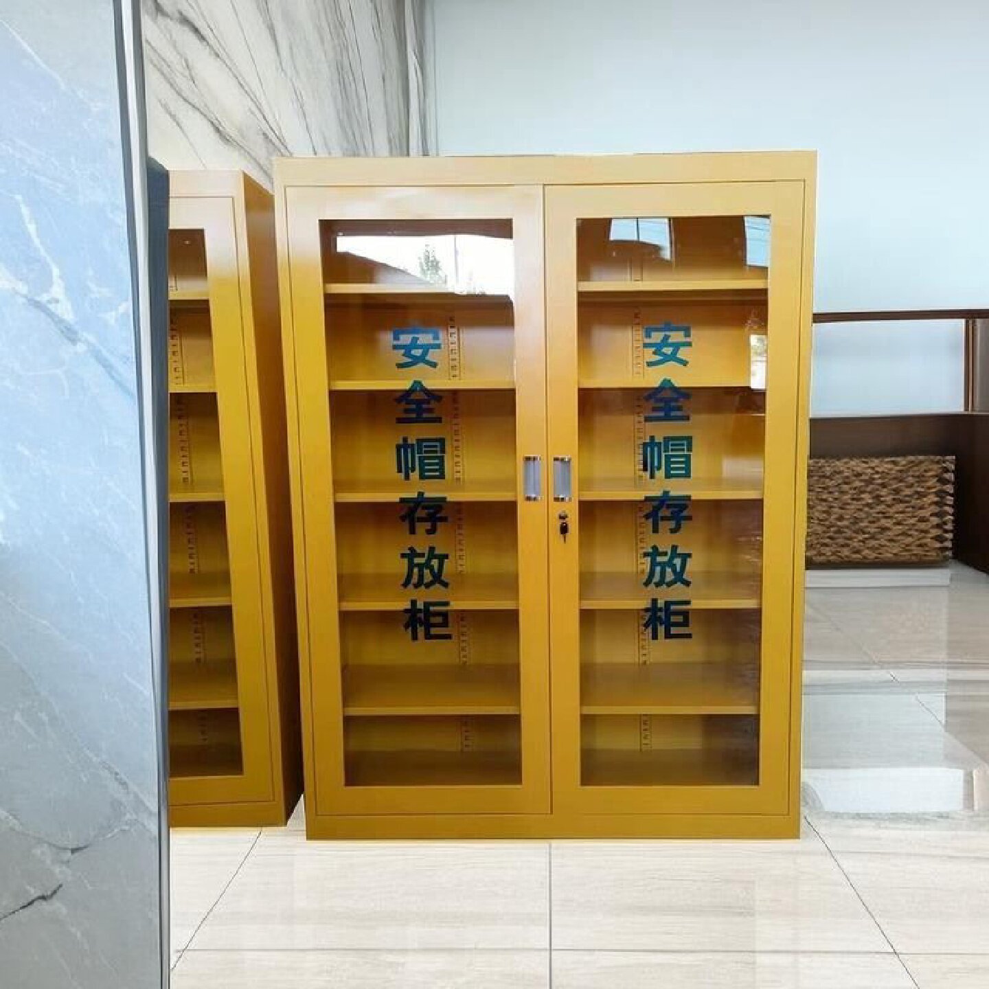 工地安全头盔柜车间安全帽收纳工厂安全帽摆放展示柜安全帽存放柜图片
