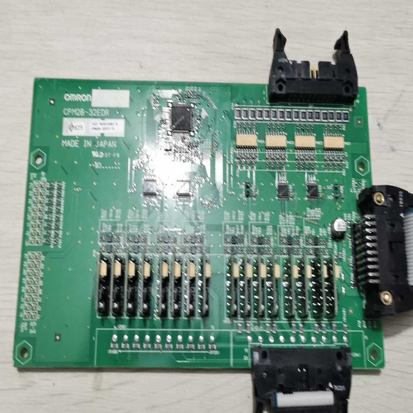 出售一块OMRON欧姆龙PLC主板，型号CPM2B-32ED-询价客服