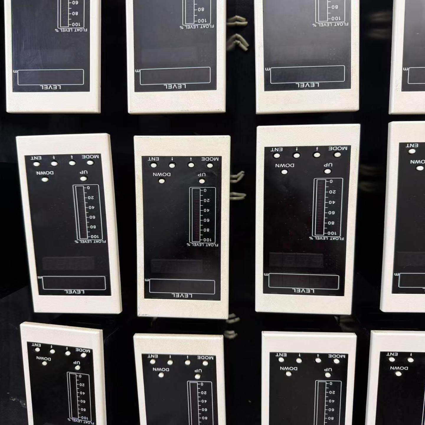 MUSASINO液位显示器，型号齐全，功能正常。成色良好，有--议价商