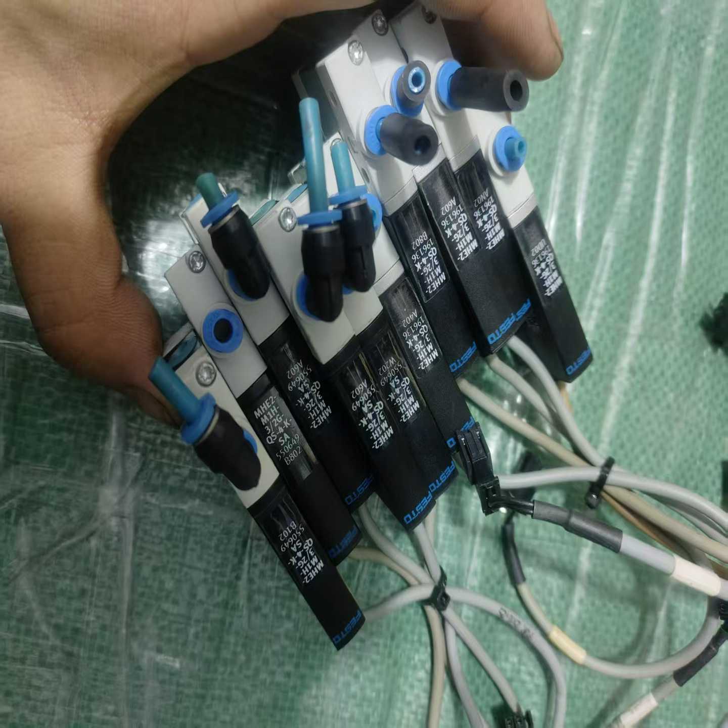 FESTO费斯托电磁阀MHE2-M1H-3/2G-QS-4-