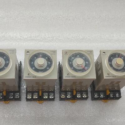 OMRON H3CRH8L TIMER REAY 100120VAC LOT OF 4  UNIT