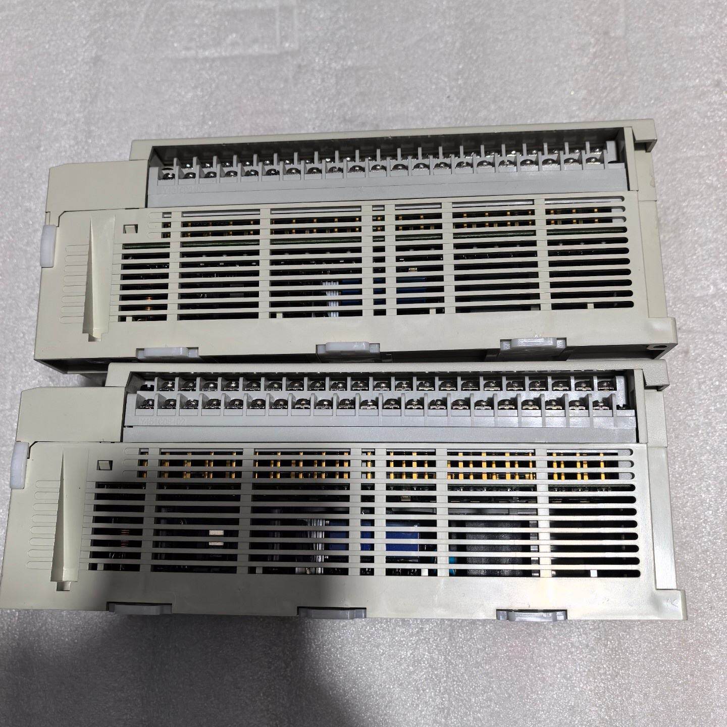 议价Mitsubishi Fx3u64MtEsA Plc Original Disassembled Ut Actu