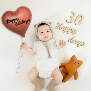 满月仪式感床上拍照道具气球男宝婴儿龙女宝百天3100装饰背景布置