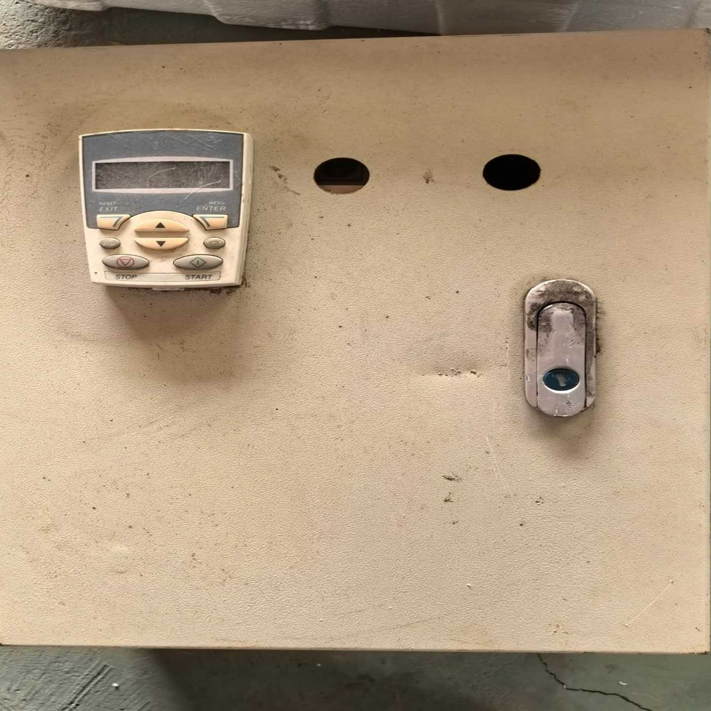 议价拆机ABB变频器ACS510-01-09A4-4    4k