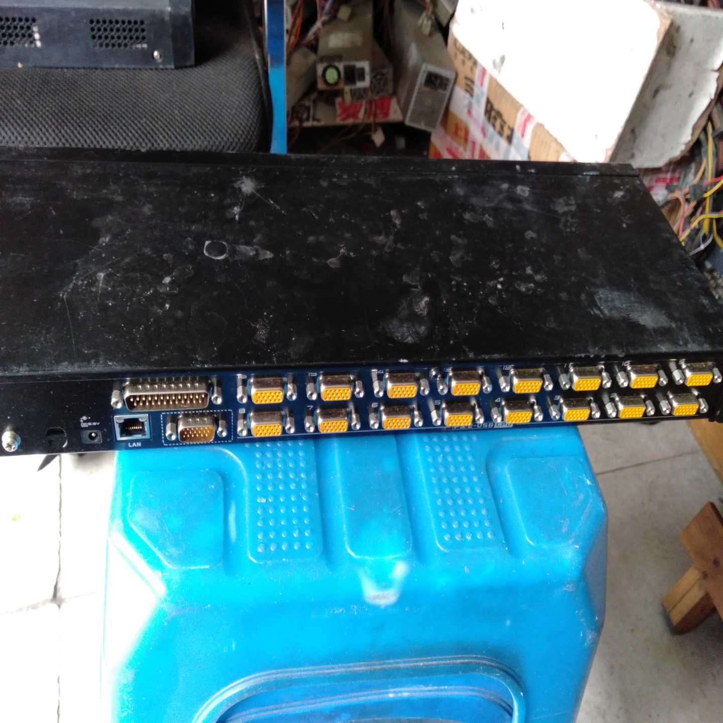 16口USB/PS2机架式KVM切换器。CS-1716I询价