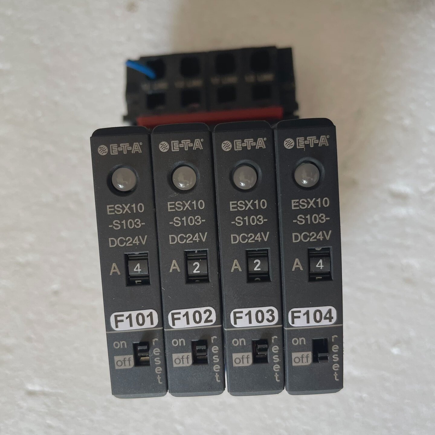 寻I正品德国电子断路器ETAETA