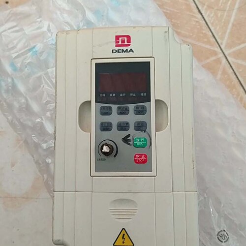 议价德玛变频器D5M2.2T41B2.2KW380V