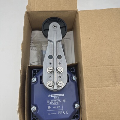 TELEMECANIQUE XCRA15 LIMIT SWITCH NEW IN BOX