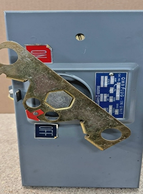 SQ.DSchneiderSD360330A240VQMBPlugInUnitBussBlug*