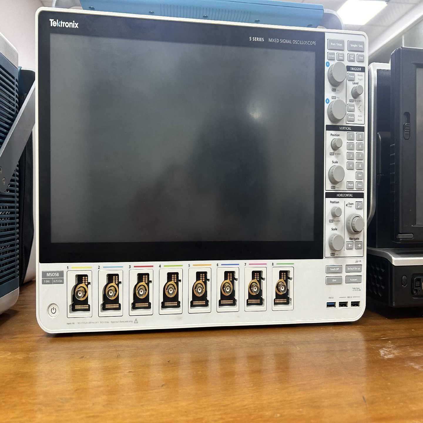泰克Tektronix示波器MSO58、MSO58B示波器8通道，现货租售看上私-