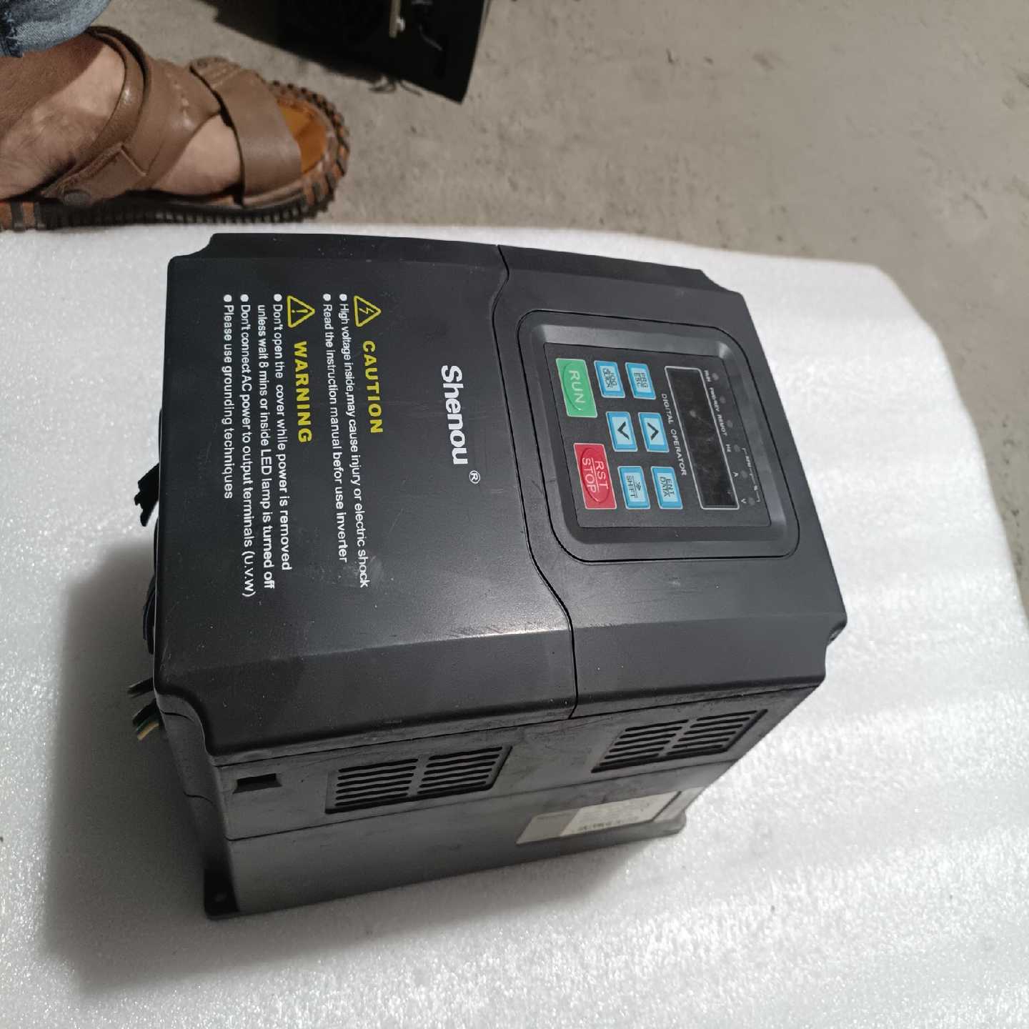 申欧变频器4KW刚拆机成色如图完好无损功能包好--议价商品